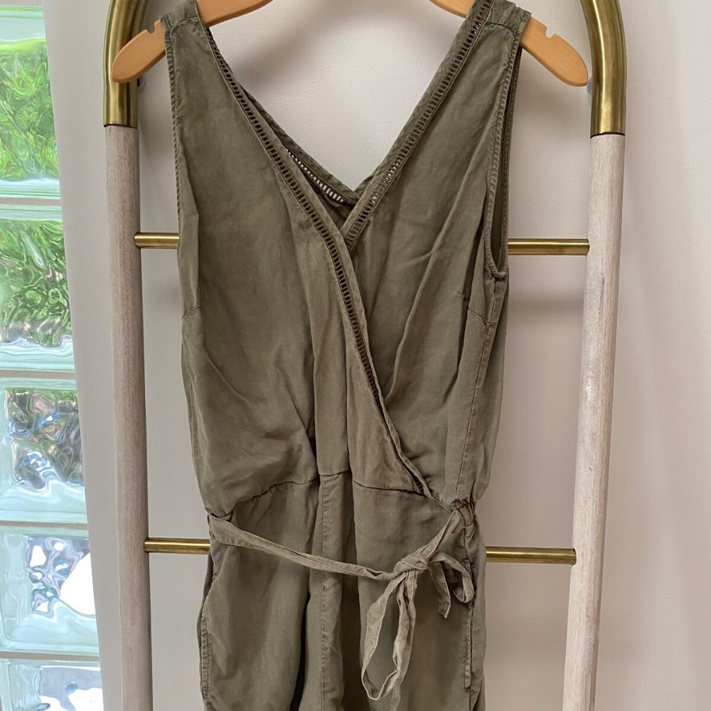 Anthropologie Cloth & Stone Burlingame Wrap V-Neck Romper Olive Green Size S